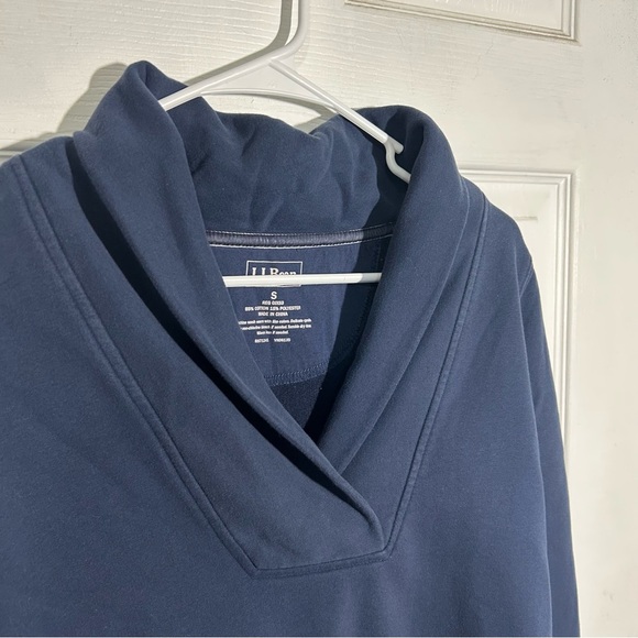 LL Bean Shawl Collar Long Sleeved Top Navy. Split hem sweatshirt. Size Small - Picture 3 of 10